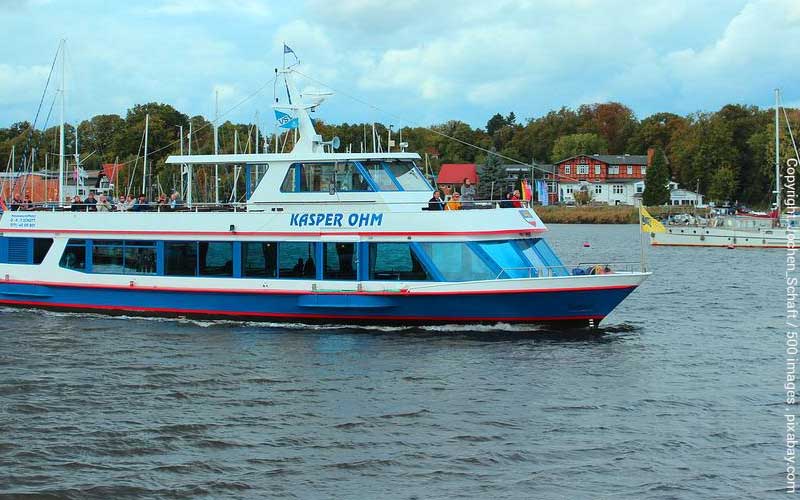 Rostock Fahrt mit Schiff