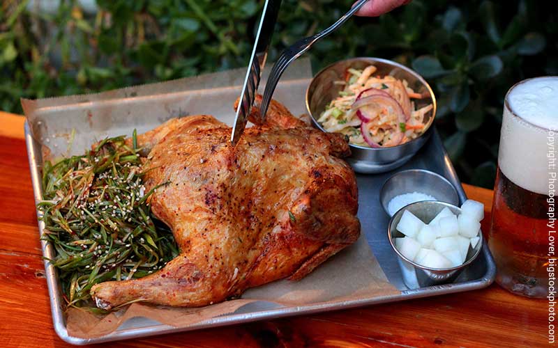 Hähnchen auf dem Gasgrill zubereiten