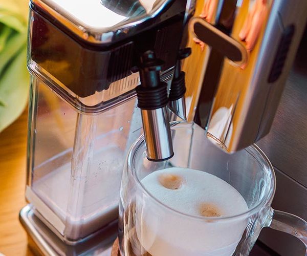 Die beliebtesten Kaffeevollautomaten mit Milchsystem + Neuheiten